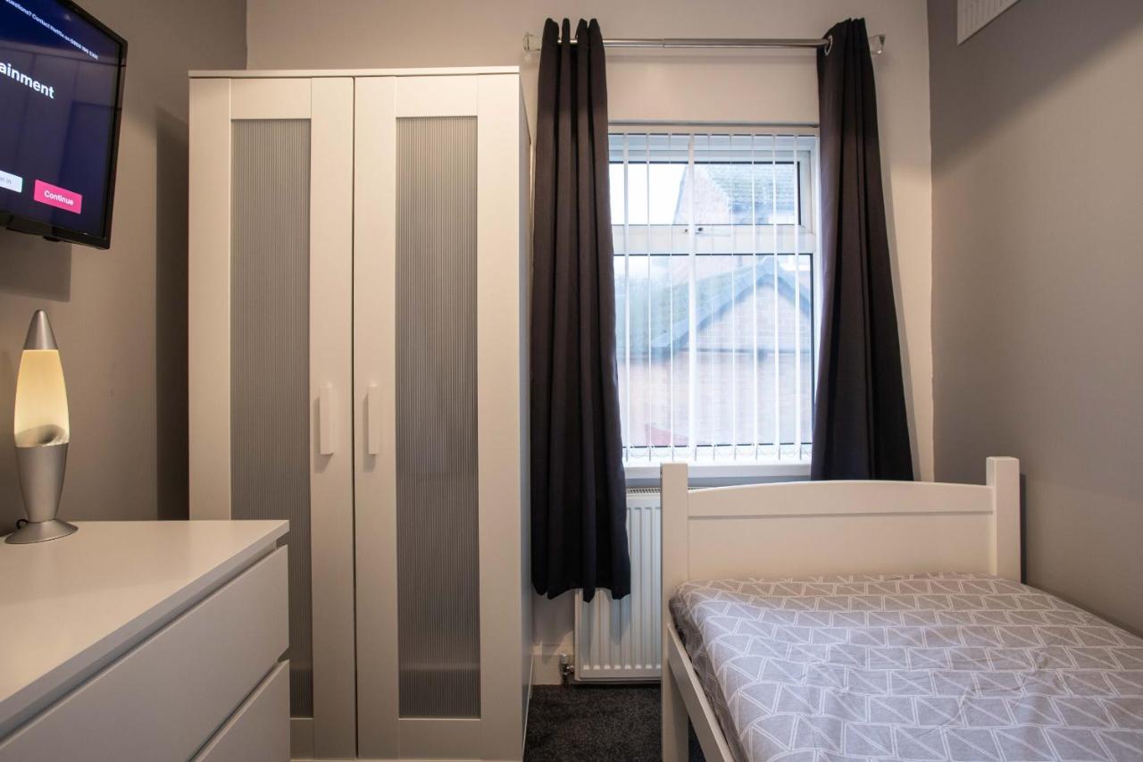 Refurbished Home, 8 Mins To Cc Belfast Exterior photo